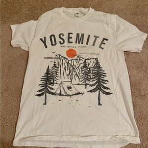 Fruit of the Loom Yosemite Graphic Tee - White